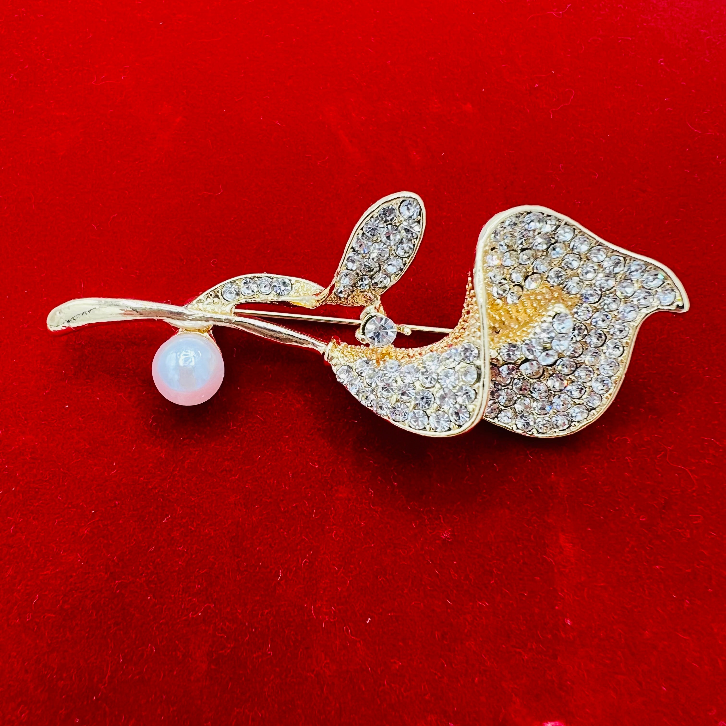 Broche fleur doré strass perle