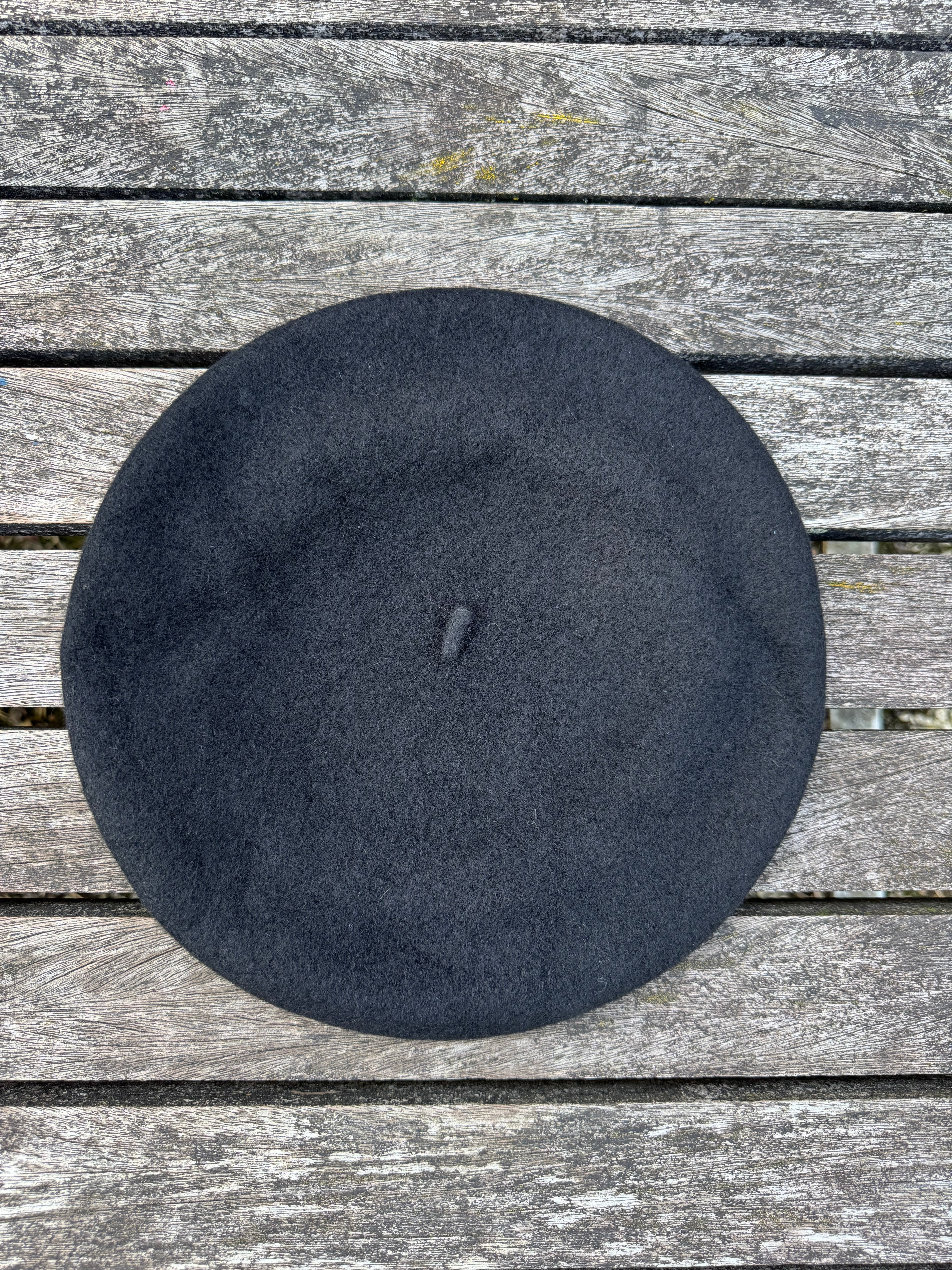 béret noir en laine