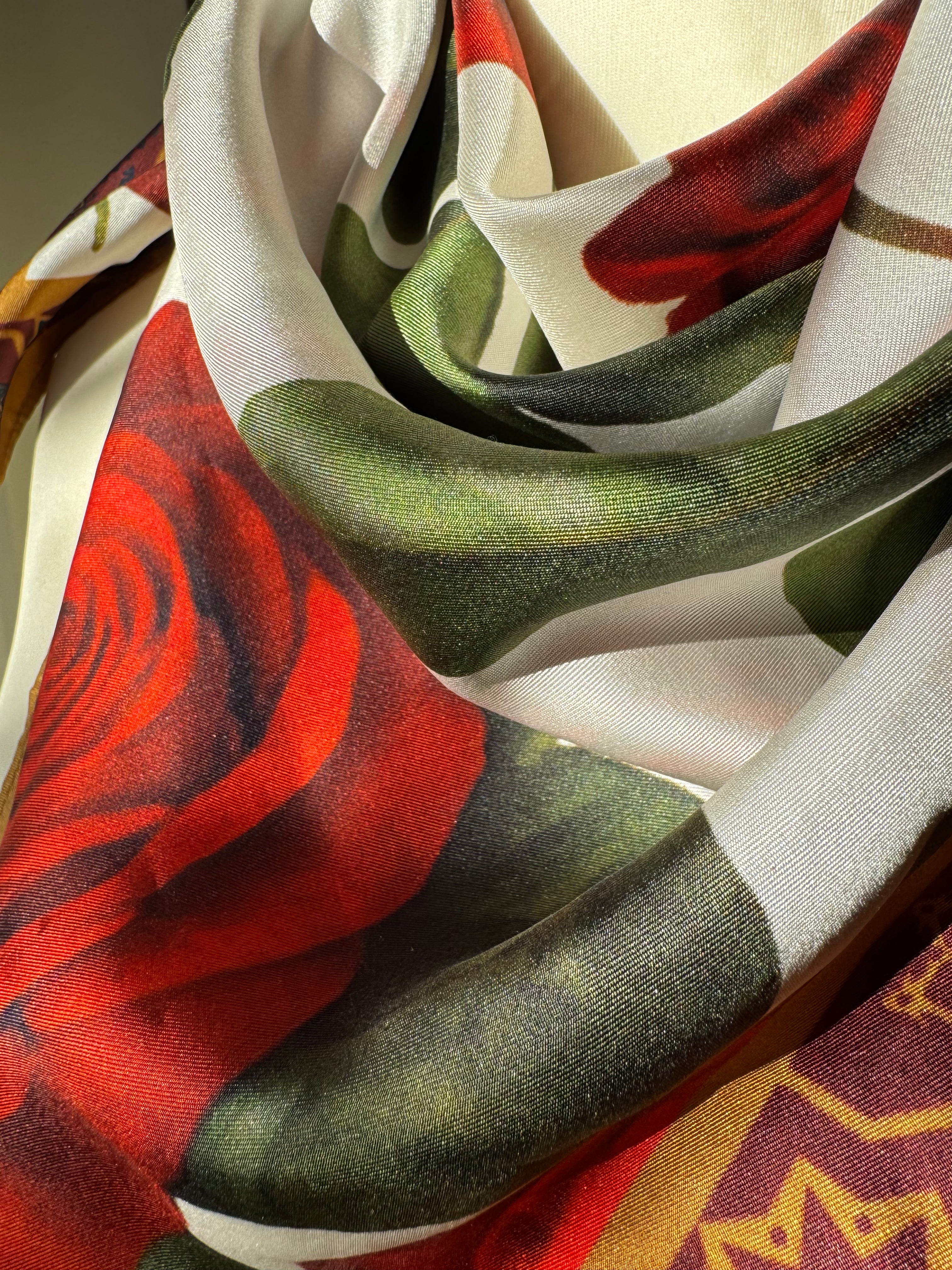 Foulard carré soie - Les Roses de Hafez