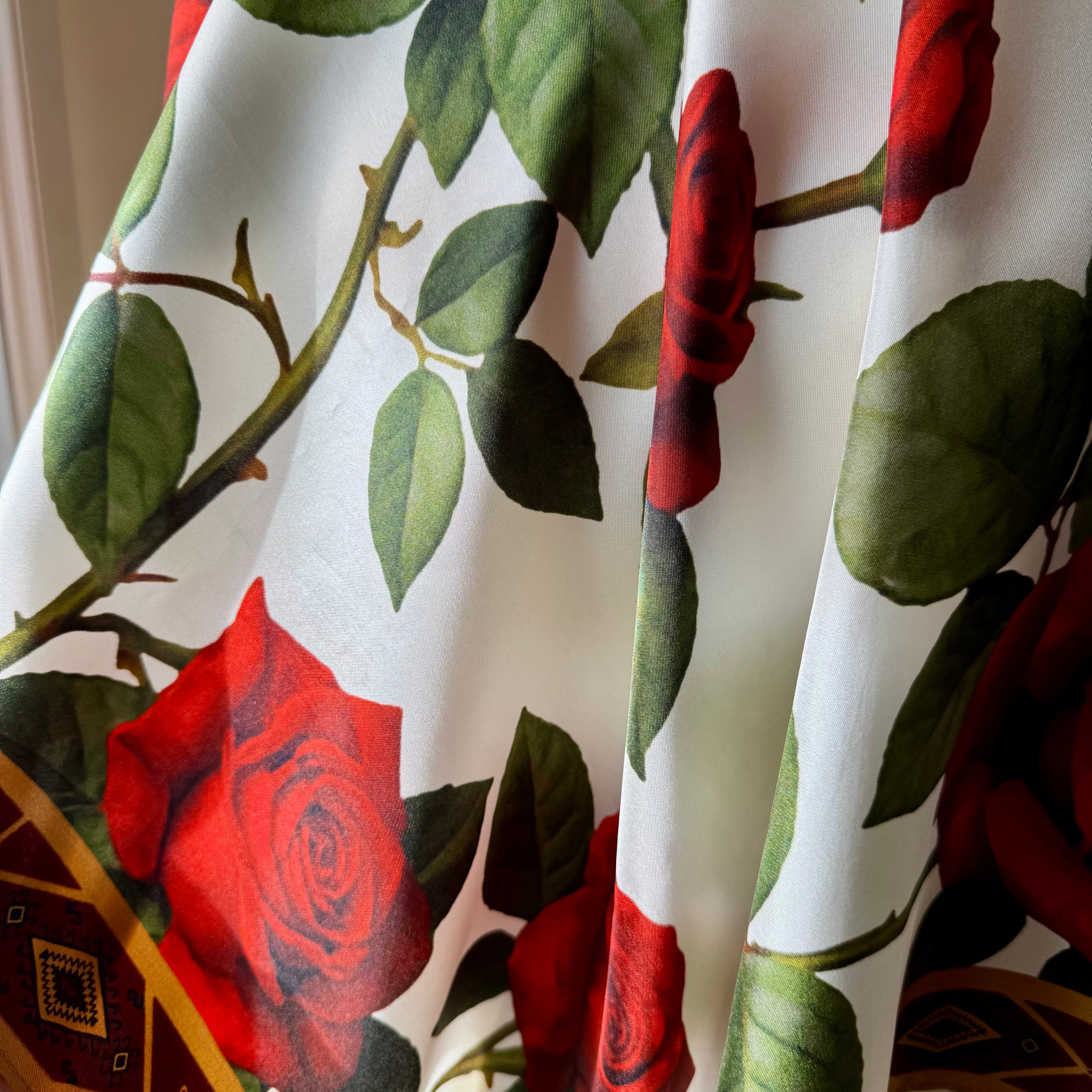 foulard carré soie blanc motifs roses rouges - Maison Eba