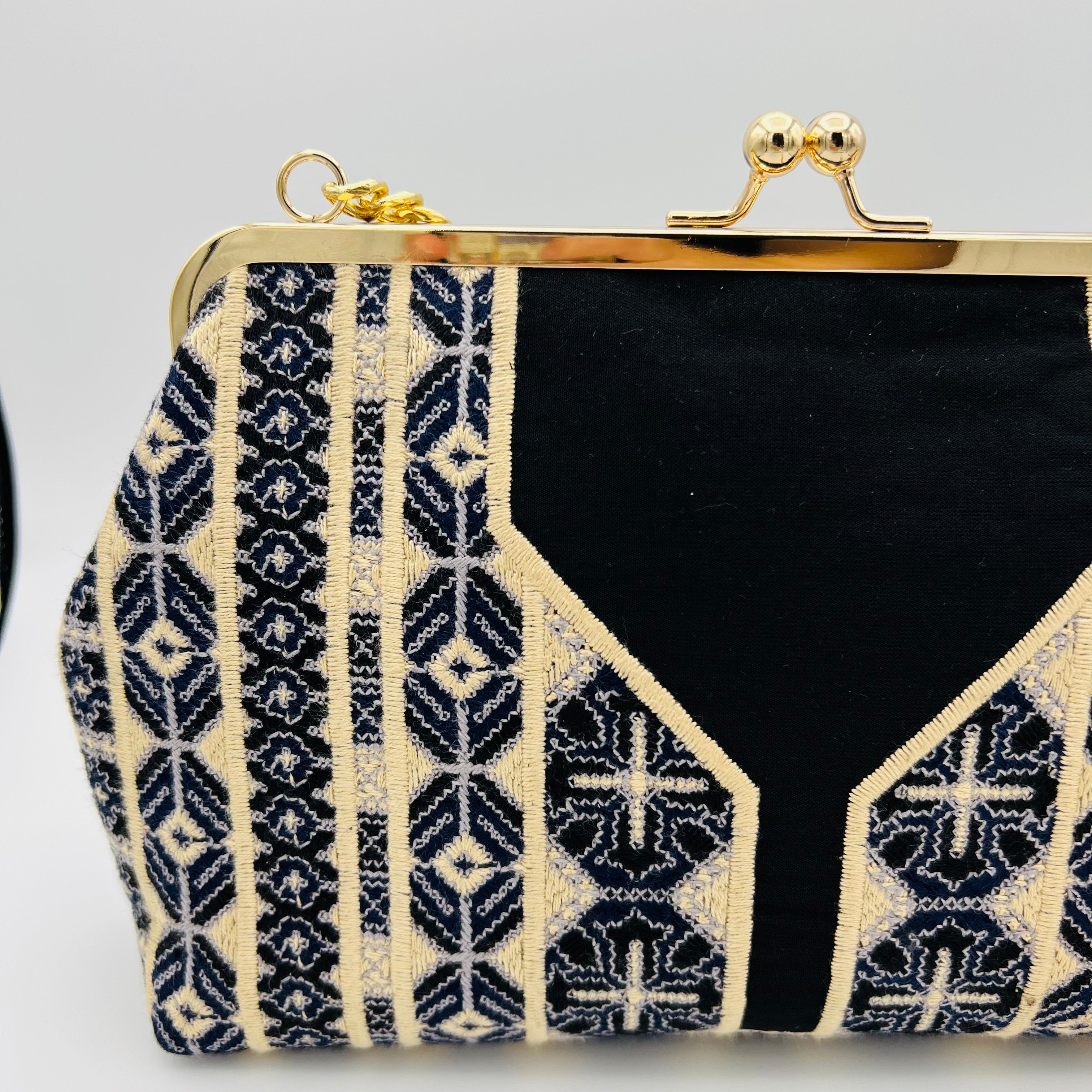 sac brodé tissé main
